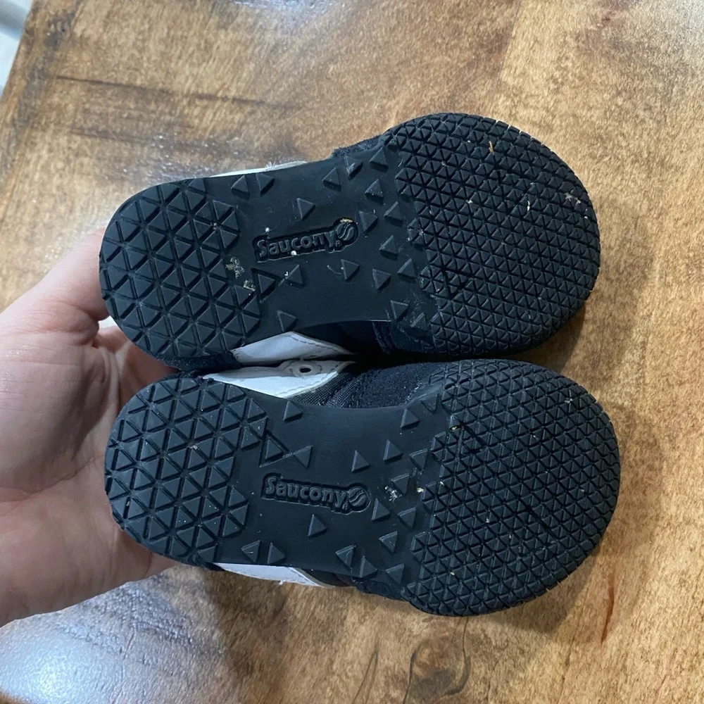 Saucony Sneakers Black - Toddler Size 5 - Picture 6 of 6